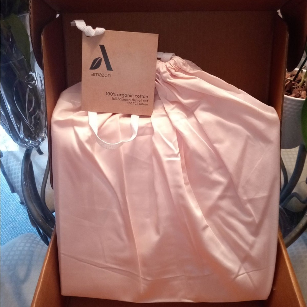 Duvet cover brand new sateen 100 percent cotton full/ Queen in blush pink